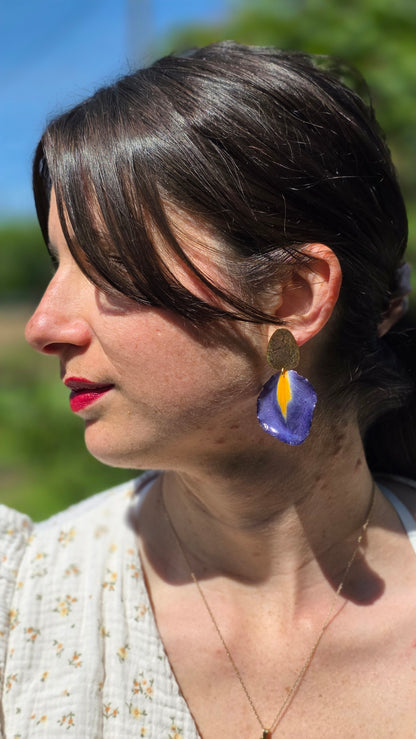Boucles d’Oreilles "Iris & Ardoise" – Laiton Doré à l’Or Fin 24K