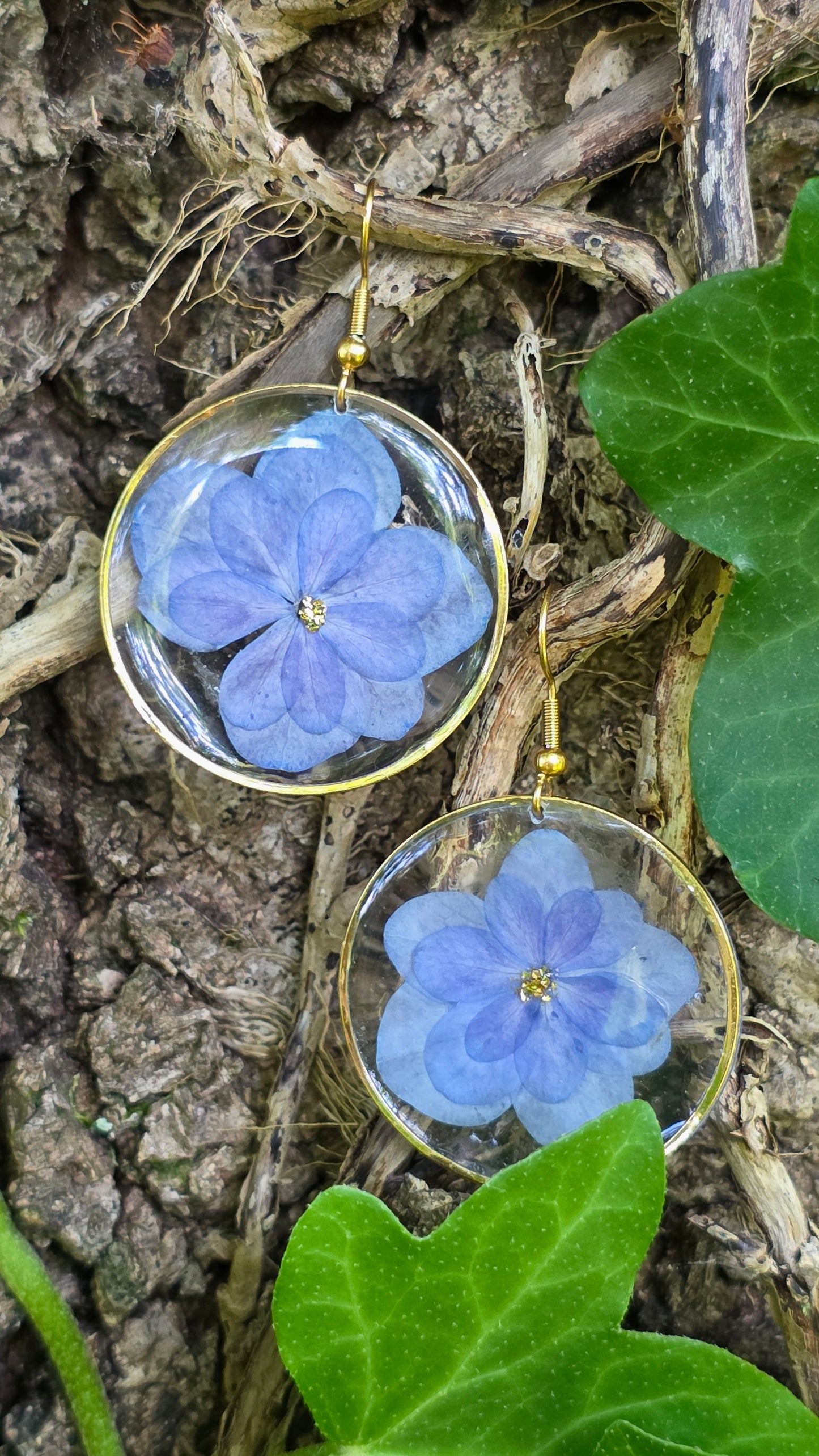 Boucles d’Oreilles "Hortensia d'Or" – Laiton Doré à l’Or Fin 24K